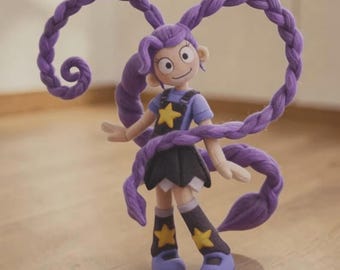 Peluche Lily Lovebraids | Figurine de cheveux tressés à la main, tenue de star Fan Art à collectionner