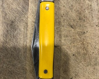 Vintage Fish Tail Knife: Ideal USA Made, Smooth Yellow Handles, 4" Closed