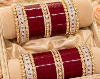 Indiase bruidssieradenset met rode chura | Kundan CZ armbanden, Punjabi Dot Choora bruidssieraden