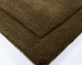 Hand-tufted Olive Green Wool Rug, Minimalist Bordered Carpet, Modern Luxury Home Décor