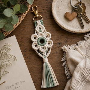 Patrón de llavero de macramé en PDF para nivel intermedio, patrón de llavero de flor de macramé para hacer tú mismo, regalo para ella, descarga digital en PDF.