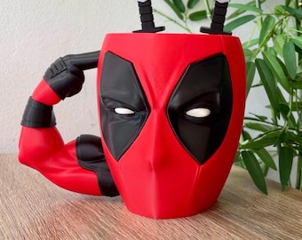 Taza de helado inspirada en Deadpool | Taza de postre coleccionable impresa en 3D | Decoración de tazón de superhéroe | Regalo geek de 20 cm para gamers y fans de Marvel