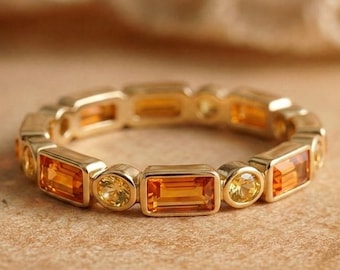 Anillo de eternidad con citrino, anillo de zafiro baguette y redondo y citrino, anillo apilable de oro, anillo minimalista con engaste biselado, regalo de piedra natal de noviembre