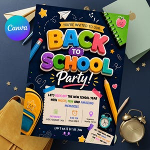 Op de afbeelding: Een donkerblauwe flyer voor een Back to School-feest met kleurrijke 3D-tekst, een gele rugzak, een potlood en een wekker. De tekst bevat evenementdetails voor zaterdag 24 augustus 2024 om 17:00 uur, met diverse illustraties in schoolthema.