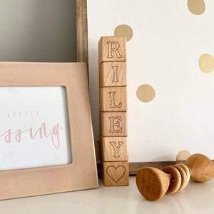 Bloques personalizados Regalo personalizado Bloques con nombre para bebé Bloques para bebé Regalo para baby shower Bloques de madera Bloques de madera con nombre Decoración para guardería Decoración del hogar