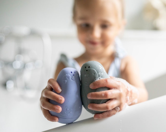 Silicone Penguin Bath Toys: Squirting Buddies for Babies