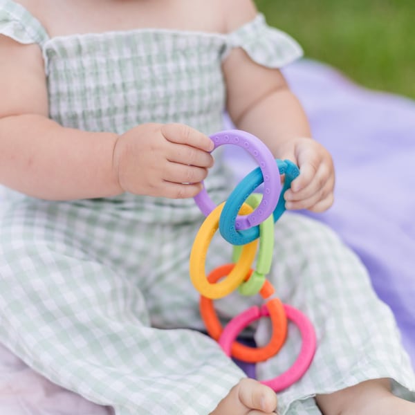 Silicone Baby Ring Links: Sensory Stroller Toy - Confetti