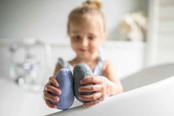 Silicone Penguin Bath Toys: Squirting Buddies for Babies