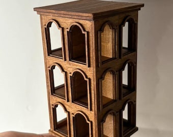 Rotatable Arched Mini Display Cabinet, Wooden Dollhouse Storage Shelf, 1/6 Scale Miniature Spinning Showcase