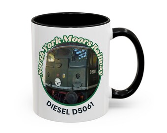 Tazza con locomotiva diesel D5061 della North York Moors Railway, regalo ideale per gli appassionati di treni.