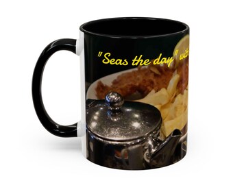 Tazza da caffè con motivo fish and chips di Whitby, souvenir "Seas the Day", regalo ispirato alla costa dello Yorkshire.