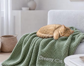 Personalized Pet Blanket, Custom Name Soft Fleece Dog & Cat Blanket, Paw Print Design, Gift for Pets