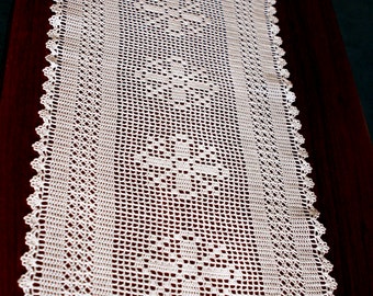 Lacey Snowflakes Table Runner PDF pattern