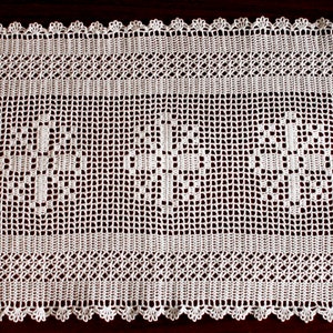 Lacey Snowflakes Table Runner PDF pattern image 5