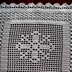 Lacey Snowflakes Table Runner PDF pattern image 2