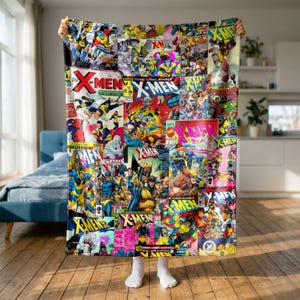 Könnte beinhalten: Eine rechteckige Wohndecke mit einer lebendigen Collage aus alten X-Men-Comic-Covern. Das Design zeigt verschiedene farbenfrohe Illustrationen von Charakteren wie Wolverine, mit fett gedrucktem Text X-MEN und THE UNCANNY X-MEN.