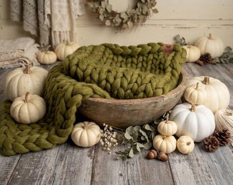 Chunky Knit blanket, Bump Blanket, 18" Square, Merino Wool, Moss Olive Green, Newborn Photography Prop