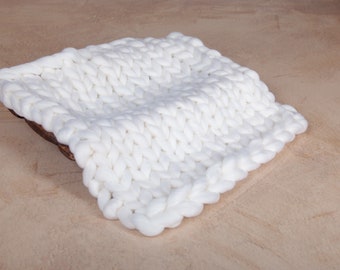 Chunky Knit blanket, Bump Blanket, Approx. 18 inches, White, Newborn Photography Prop