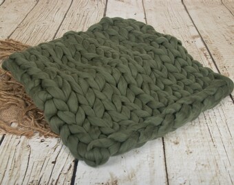 18&quot; Chunky Knit blanket, Army Green, Soft Merino Wool, Newborn Photography Prop