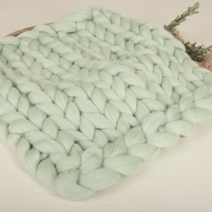 18" Chunky Knit blanket, Soft Green, Newborn Photography Prop