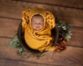 Gold Newborn Photography Prop Set: Chunky Blanket, Stretchy Wrap, Knit Bonnet