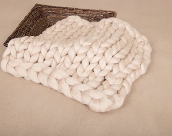 Chunky Knit blanket, Merino Wool, Beige, Bump Blanket, 18”, Sand, Newborn Photography Prop
