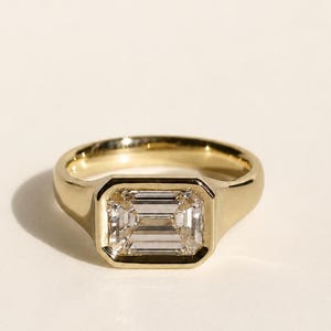 Anillo Baguette Anillo Rectángulo, Anillo con Engaste de Bisel Anillo de Compromiso con Engaste de Bisel Anillo de Corte Esmeralda Regalo para Ella Anillo Delicado Anillo Minimalista