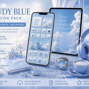 Puede incluir: Un paquete de iconos de aplicaciones titulado CLOUDY BLUE APP ICON PACK con 200 iconos, 8 widgets y 6 fondos de pantalla. La imagen muestra un smartphone y una tablet con interfaces de cielo, auriculares azul claro, una cámara y una taza.