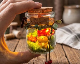 Handgemaakte miniatuur boswensfles, schattig berenterrarium in glazen pot, rustgevend sprookjestuintje als aandenken, uniek verjaardagscadeau