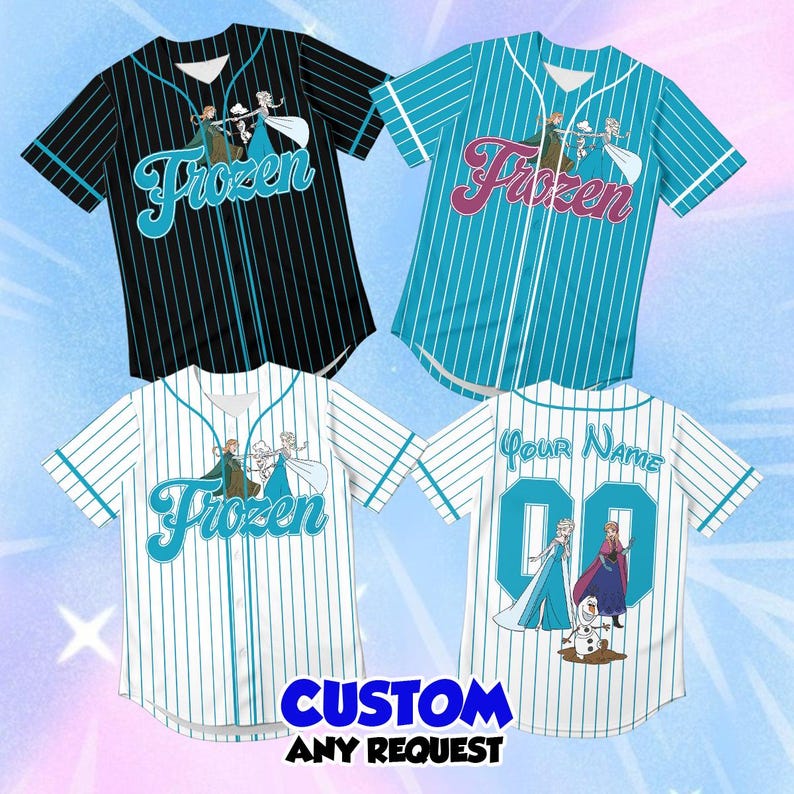 Peut inclure: Quatre maillots de baseball &agrave; manches courtes boutonn&eacute;s avec des rayures et des graphismes de personnages Frozen. Les chemises sont noires, bleu sarcelle et blanches, avec un maillot blanc affichant Your Name et le num&eacute;ro 00 au dos.
