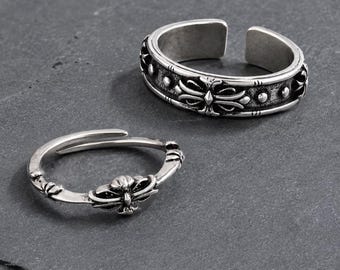 Conjunto de anillos con cruz gótica vintage, anillos punk con flor de lis, banda abierta ajustable con cruz grabada para hombres y mujeres, regalo Y2K en tono plateado