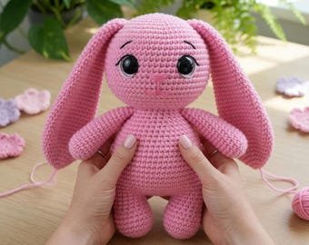 Schema per coniglietto all'uncinetto in formato PDF / Peluche amigurumi con orecchie flosce da 25 cm (download digitale)