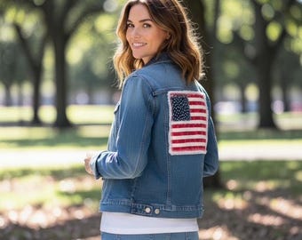 Kurtka jeansowa Tomboy Trucker damska marki Lucky Brand Upcycle, z aplikacją w stylu zrównoważonej mody i flagą Ameryki