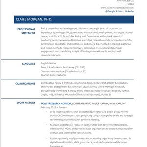 Pode incluir: Um currículo profissional para Claire Morgan, Ph.D., detalhando sua experiência como pesquisadora de políticas e especialista em estratégia. O currículo inclui sua declaração profissional, proficiência em idiomas, qualificações e histórico de trabalho.