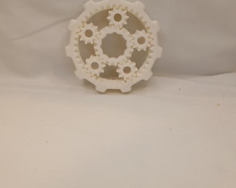 Orbital gear spinner