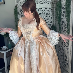 18th Century Gown Size 8