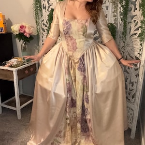18th Century Gown size 10