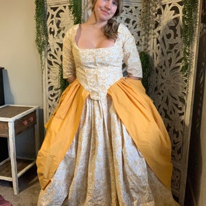 18th Century Gown Size 8