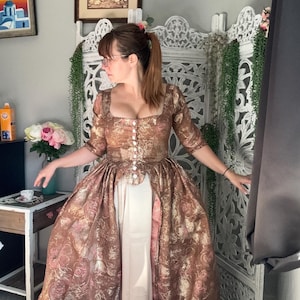 18th Century Gown size 10