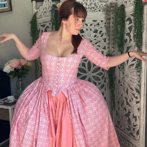 18th Century Gown size 10