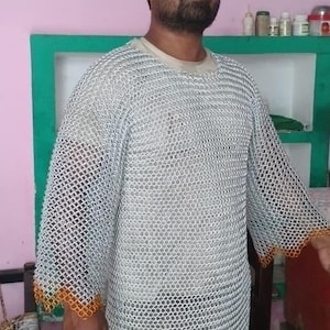 Lightweight Aluminum Chainmail Shirt – Golden Zigzag Trim, 10mm Maille Hauberk (LARP, Cosplay)
