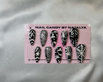 Unhas postiças alternativas em preto e branco | formato quadrado | reforçadas com gel construtor para maior durabilidade | produtos de alta qualidade | arte para unhas