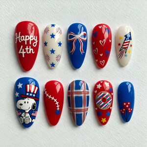 4th of July Press On Nails Snoopy Patriotic 3D Handmade Nails USA Flag Custom Fake Glue On Nails Kawaii Rocket Firework Plaid Donut Balloon