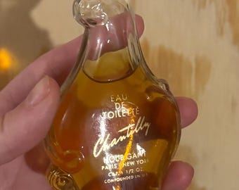 Vintage Chantilly Houbigant Eau de Toilette Bottle – 1/2 oz Figural Glass – Sealed Cap – Collectible Vanity Decor