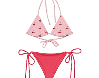 Heltryckt stringbikini i återvunnet material