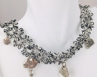 Portez votre rêve - Ras de cou/collier tatoué (livré avec un charm de rêve)