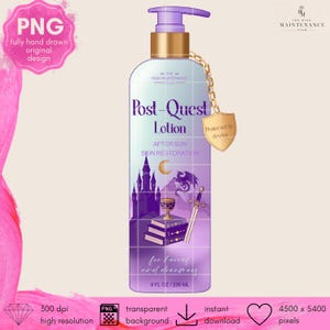 Könnte beinhalten: Eine Lotionflasche mit lila Pumpe und goldenen Akzenten. Auf dem Etikett steht "Post-Quest Lotion" mit Illustrationen eines Schlosses, eines Drachen und eines Schwertes. Die Flasche hat 236 ml und den Text "After Sun Skin Restoration".