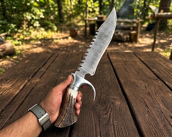Handgjord Damaskus Bowie-kniv med hjorthornshandtag – Anpassad samlarkniv, rustik present till honom, hantverksmässigt tillverkad
