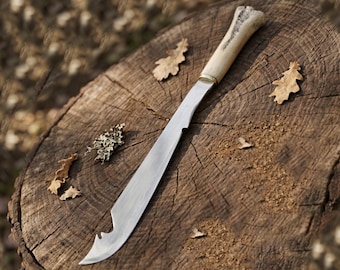 Handmade Predator Elder Knife Replica – Fantasy Steel Blade with Camel Bone Handle, Sci-Fi Collectible Dagger, Cosplay Display & Hunter Gift
