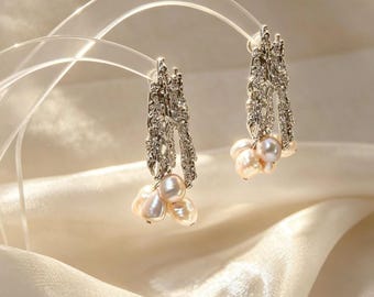 Orecchini a perla in lava fusa fatti a mano, orecchini a lobo con perle d'acqua dolce irregolari placcati in platino, regalo di compleanno per lei